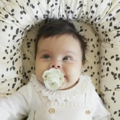 Binky Bloom Napp & Napphållare Set - Vanilla White