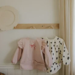 Långärmad Haklapp - Rosy Bow