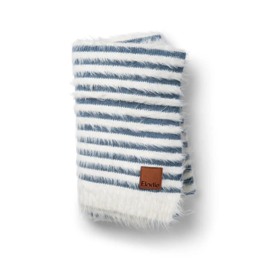 Pälsmjuk Stickad Filt - Berry Blue