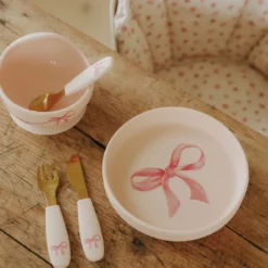 Silikontallrik med bestick - Rosy Bow