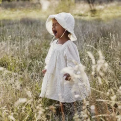 Solhatt - Embroidery Anglaise